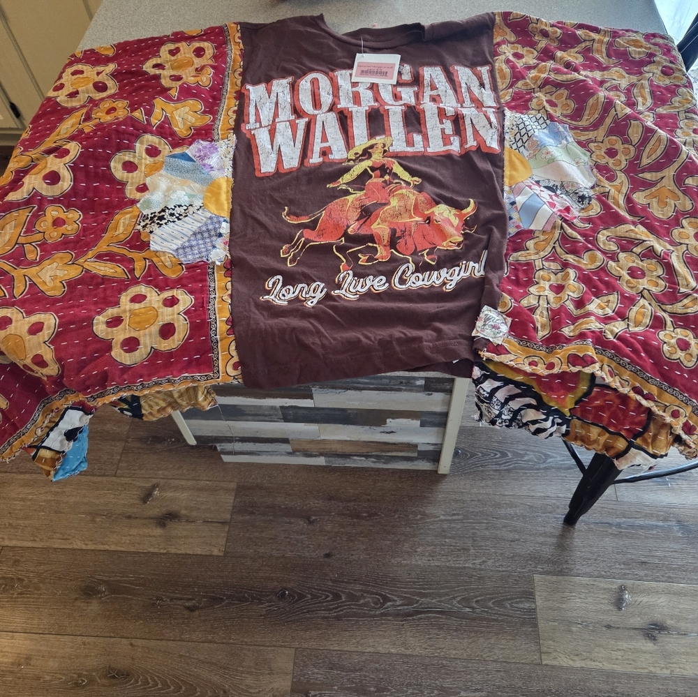 Brown Morgan Wallen Graphic T-Shirt with Colorful Patchwork Sleaves
